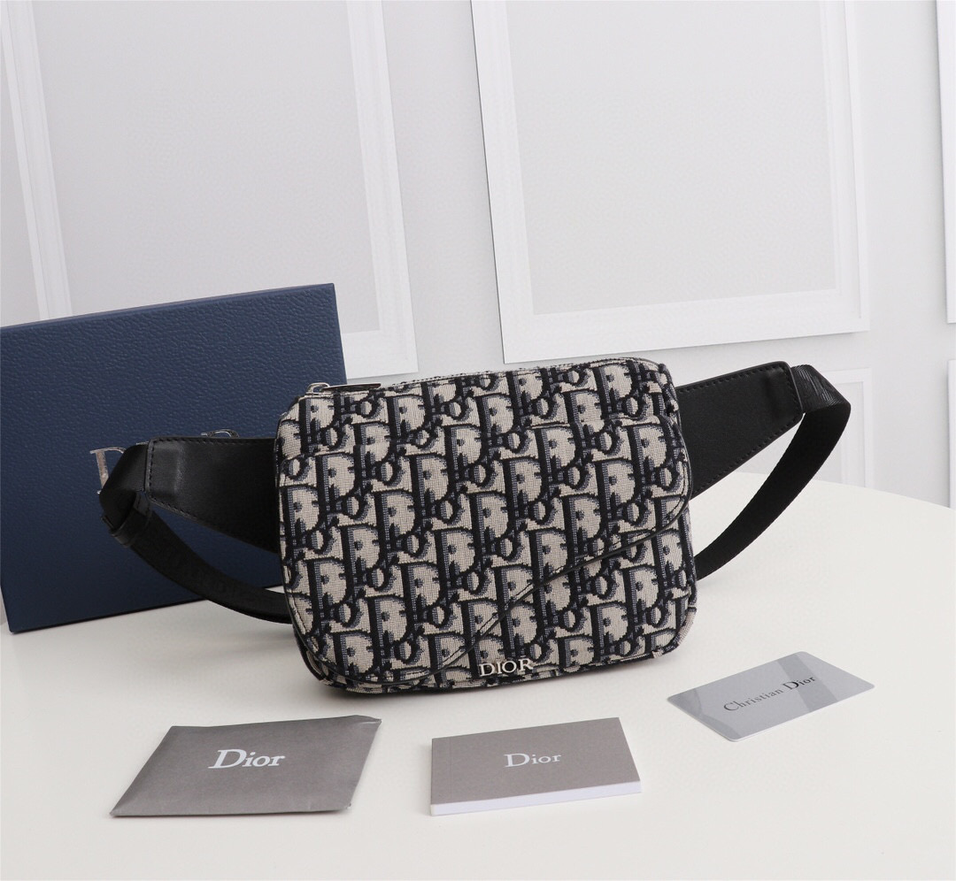 디올 벨트백 힙색 슬링백 허리가방 2ESBC265YSE_H05E