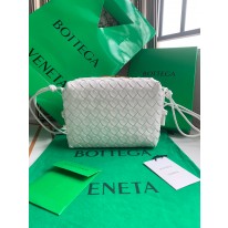 보테가베네타 여자가방 라지  680225