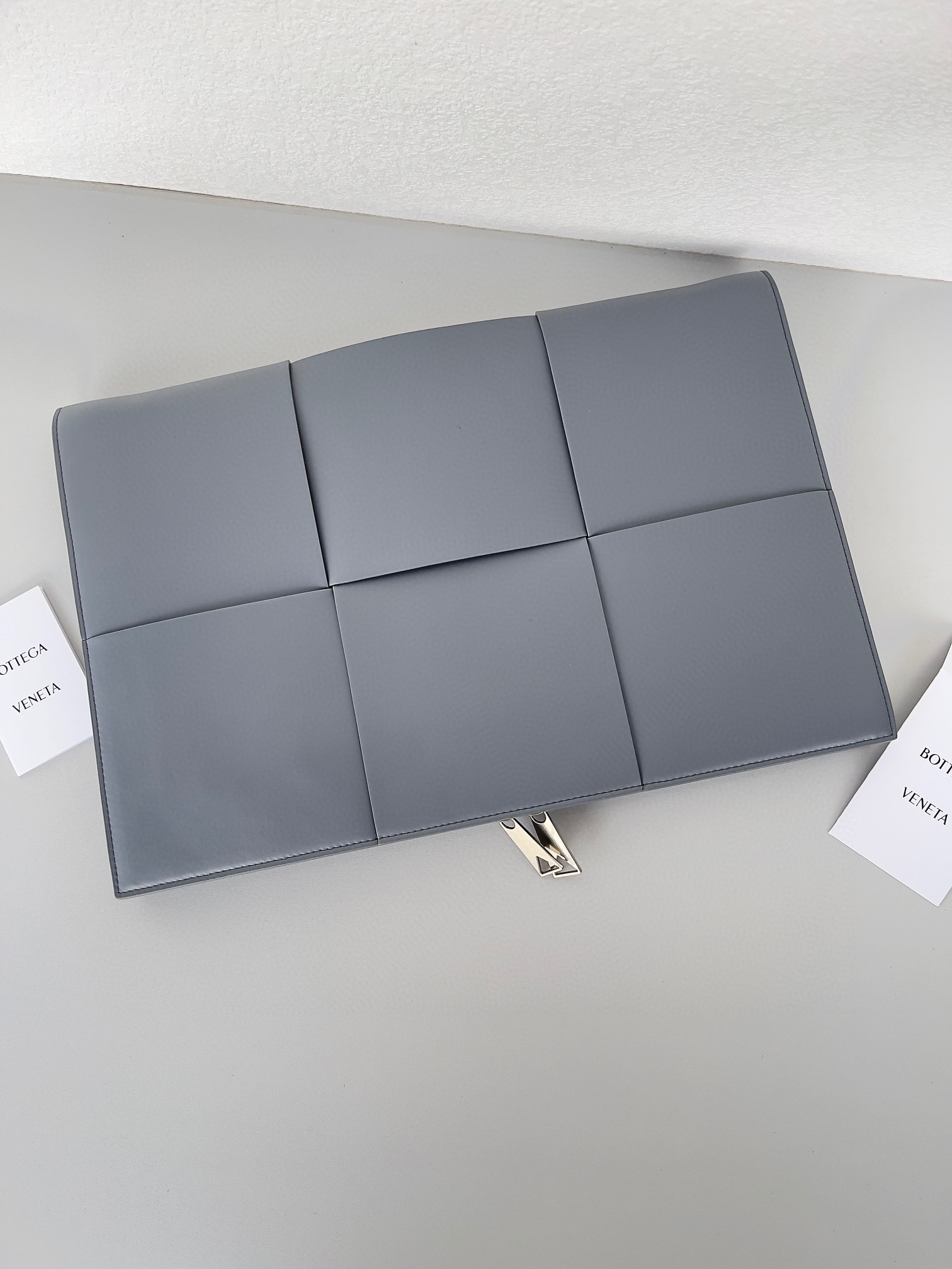 보테가베네타 클러치백 680169