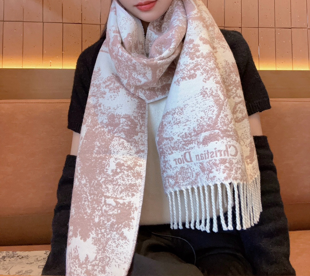 디올 스카프