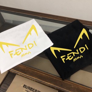 펜디 남자 반팔티