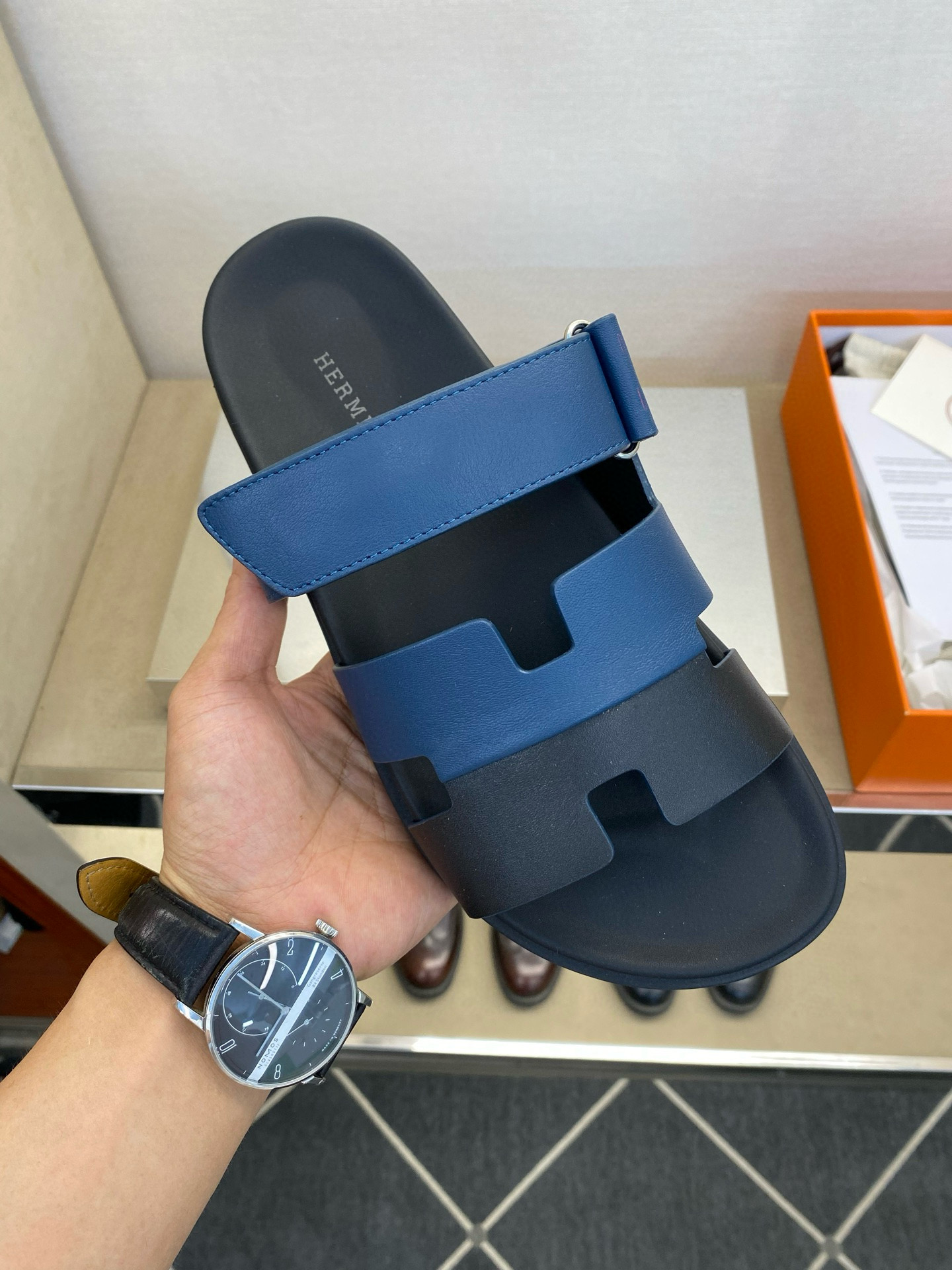 에르메스 남자 슬리퍼