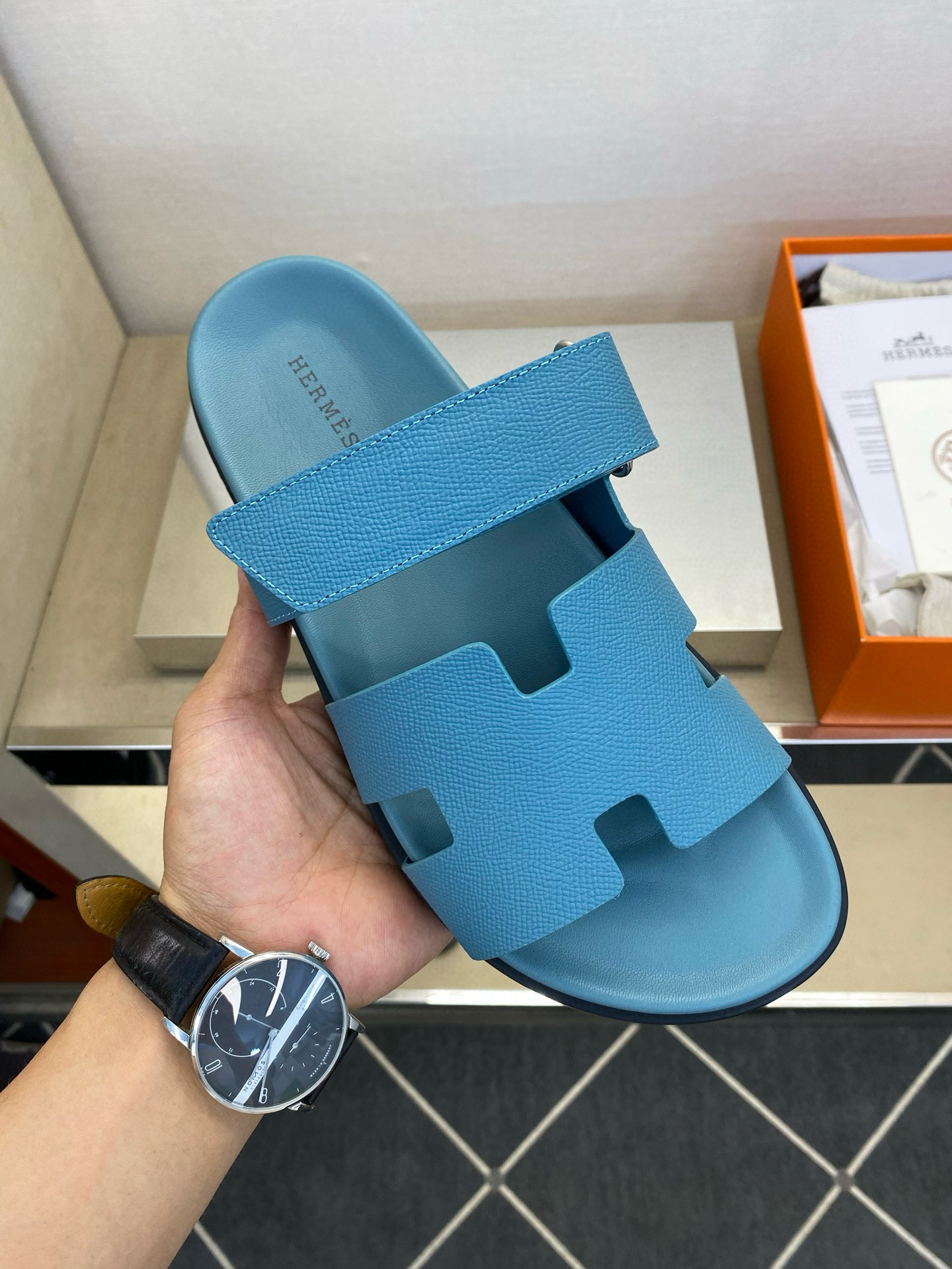 에르메스 남자 슬리퍼