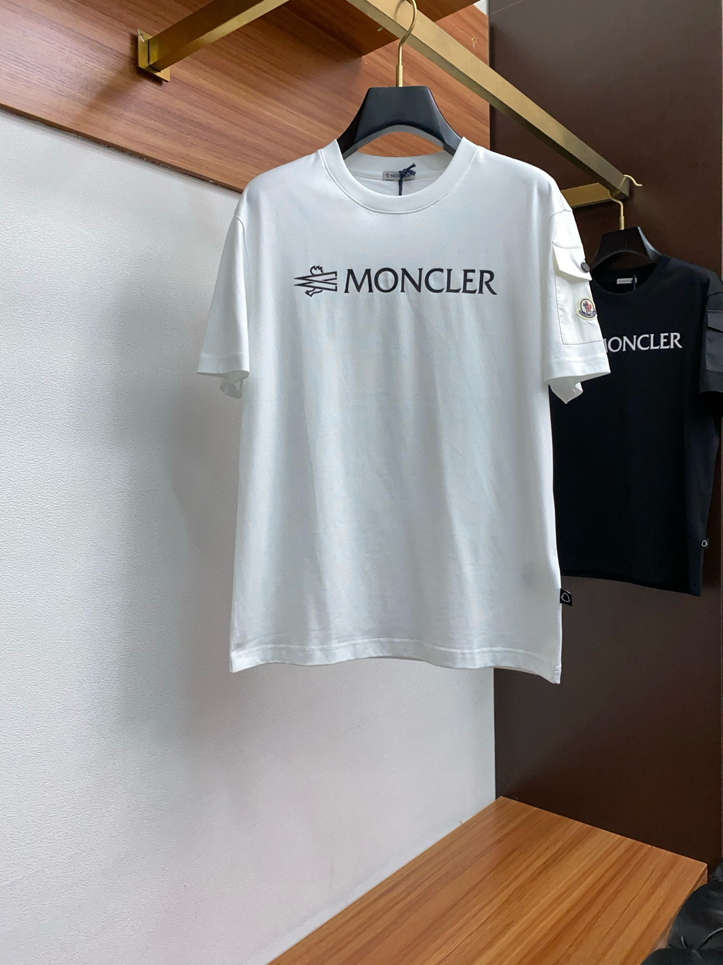 몽*** 남자 반팔티