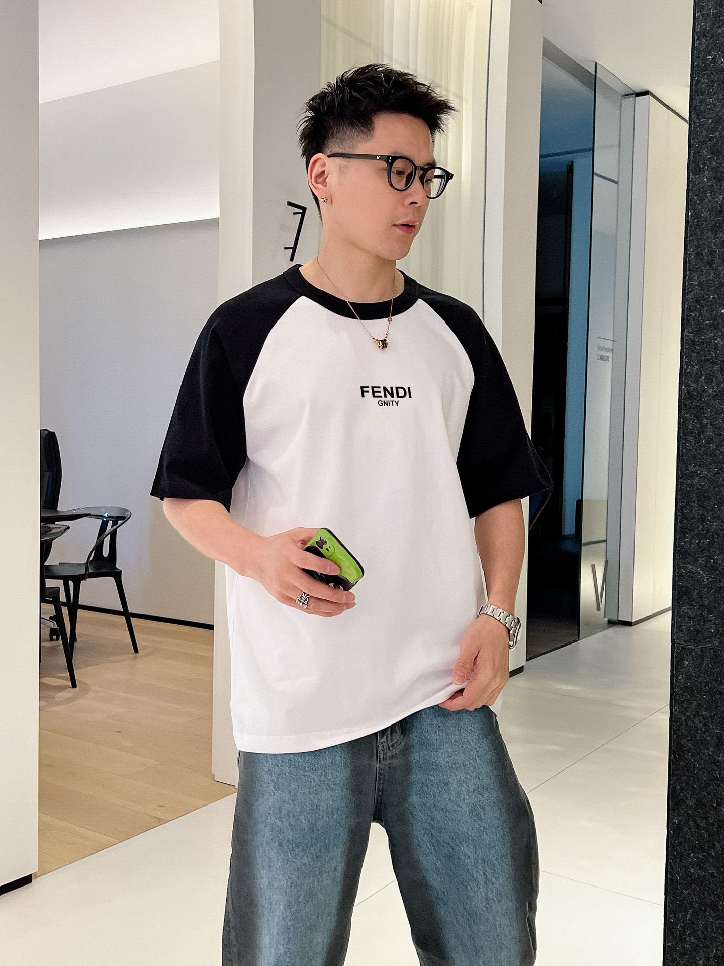 펜디 남자 반팔티