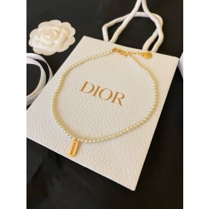 디올 목걸이