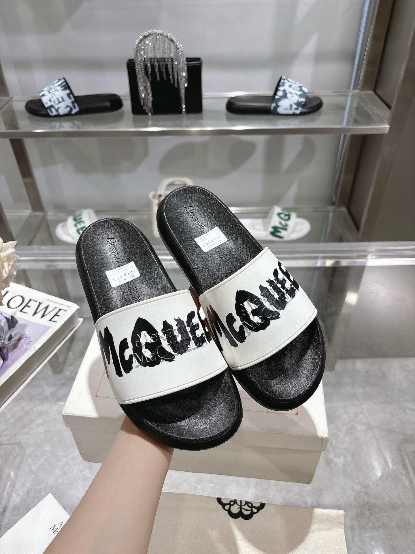 알렉산더 맥퀸 남녀공용 슬리퍼