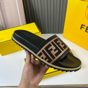 펜디 남자 슬리퍼
