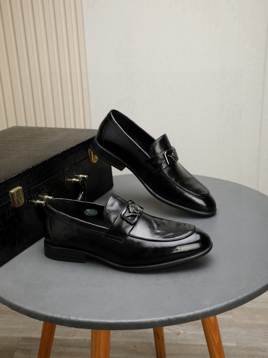 베르사체 남자 구두