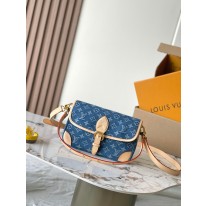 루이비통 M13070 여자가방