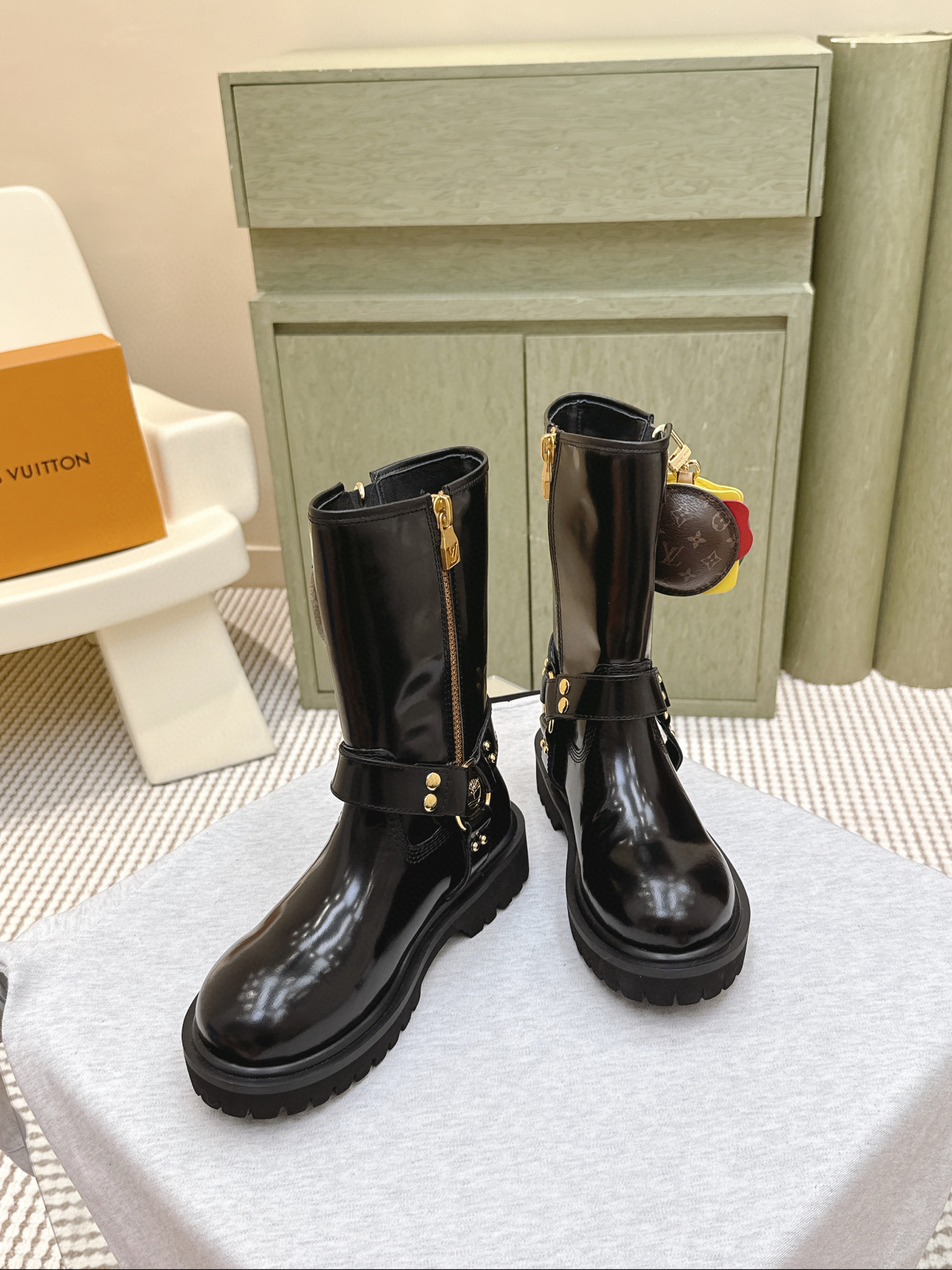 루이비통 4CM 남여공용 부츠