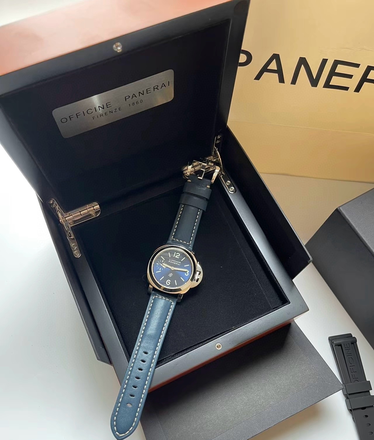 파네라이 A급 남자 시계