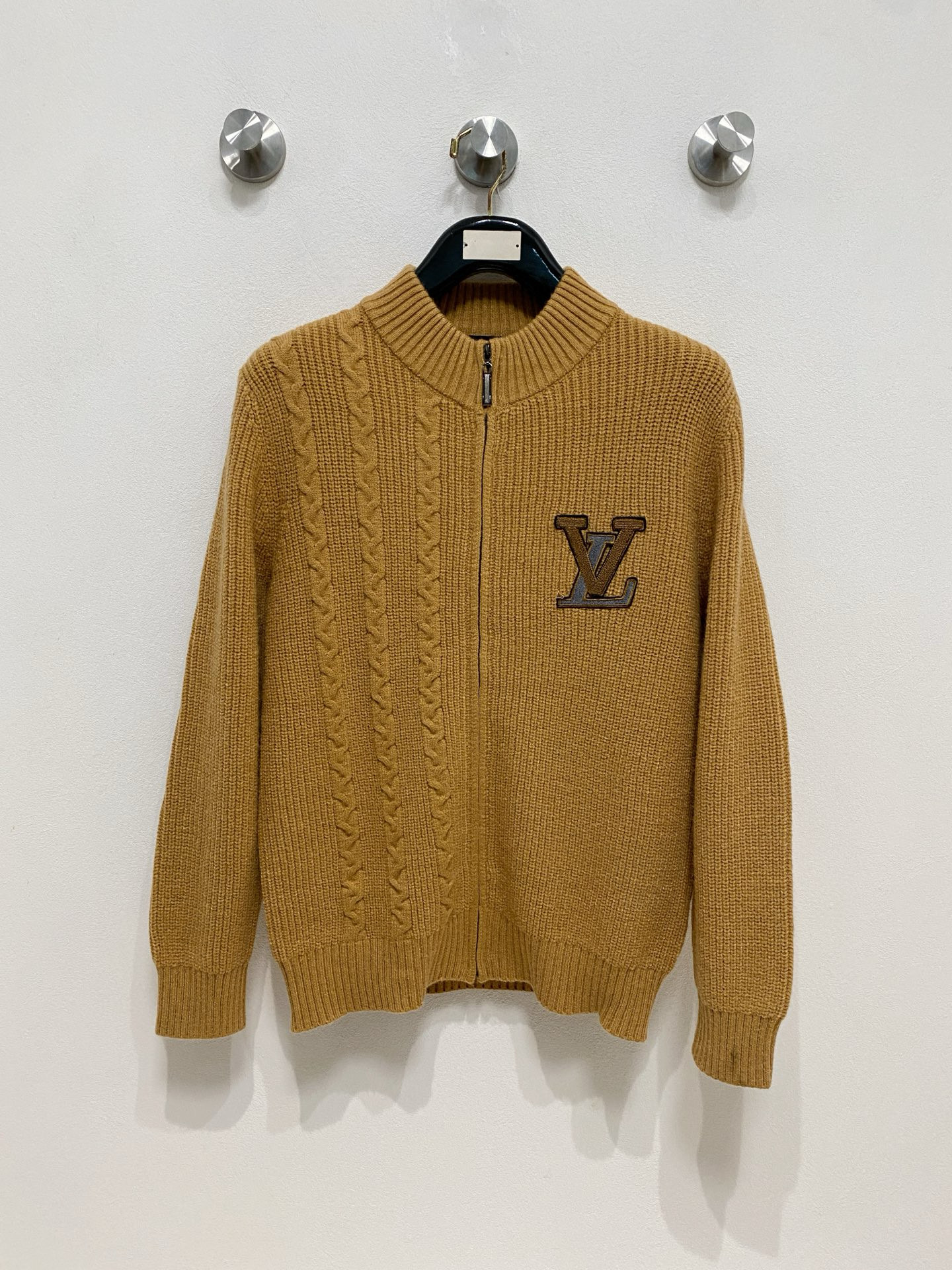 루이비통 남자 가디건