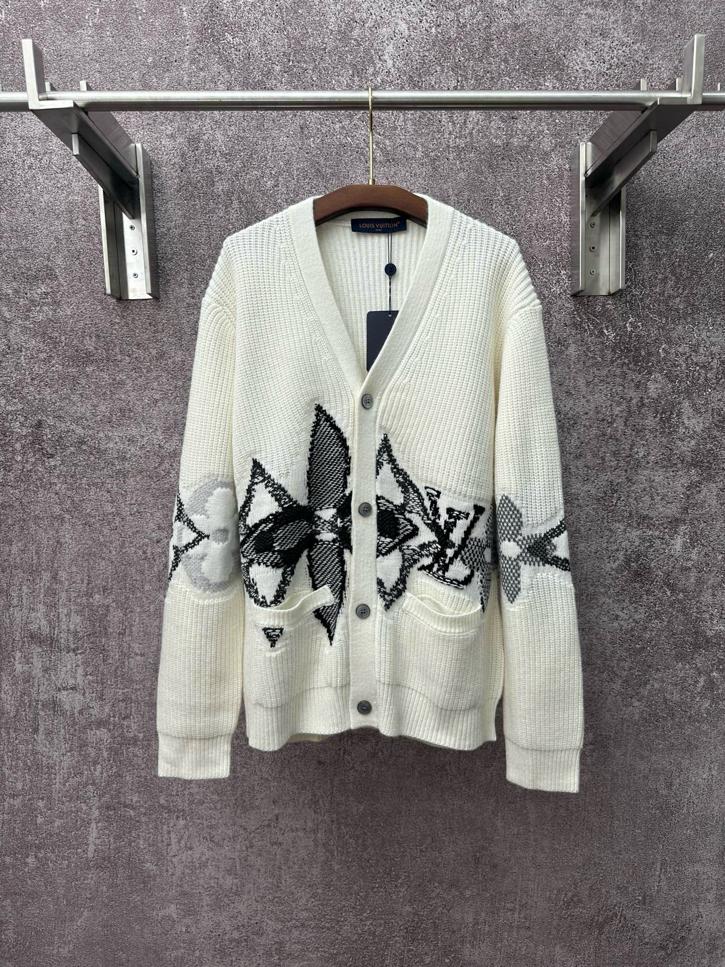 루이비통 남자 가디건
