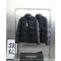 발렌시아가 남자 패딩