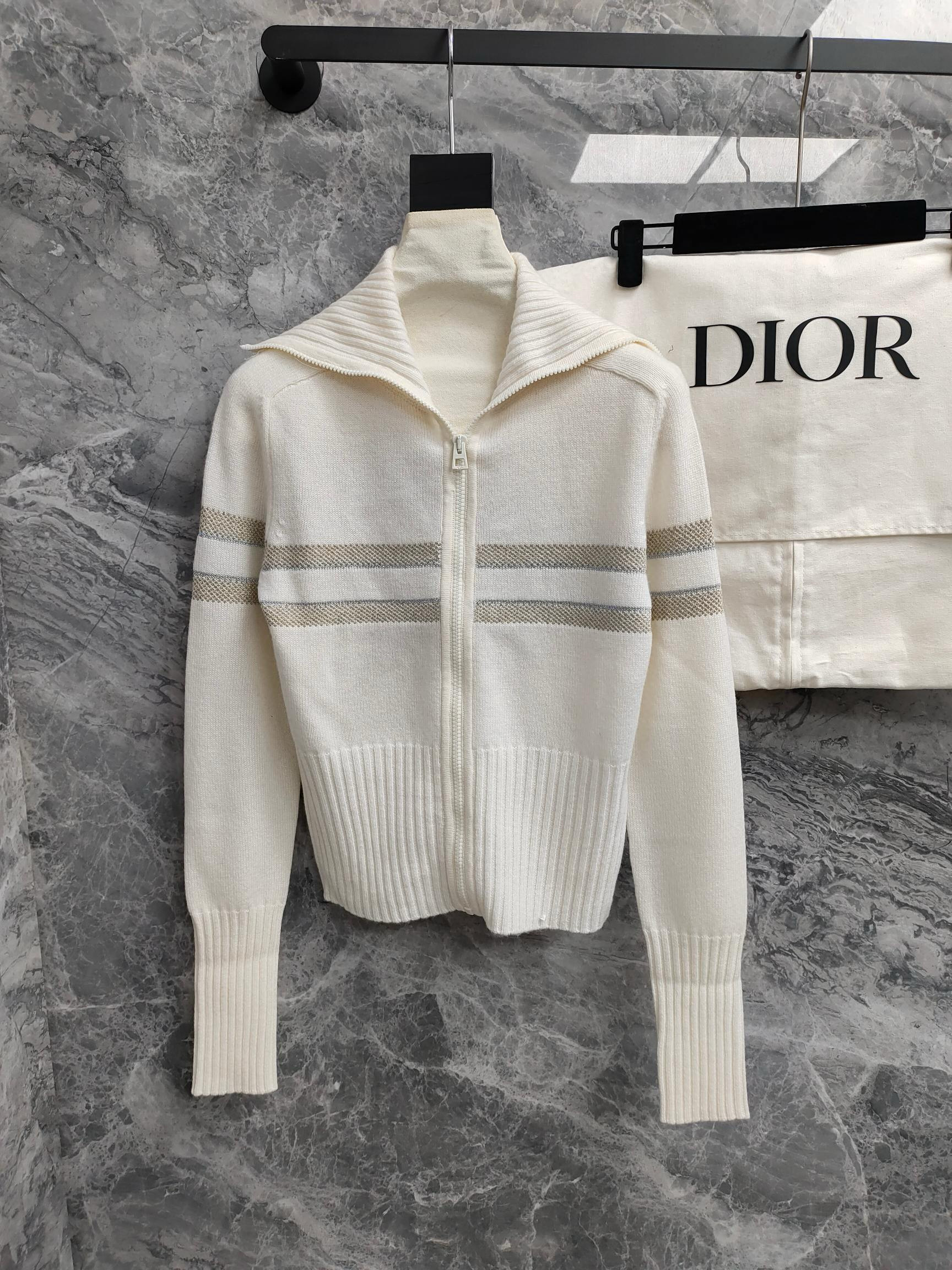 디올 여자 가디건